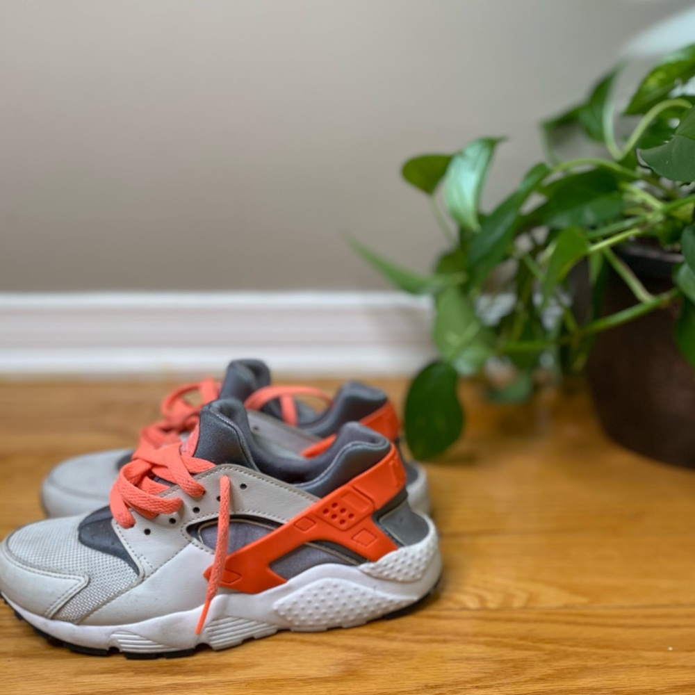 NIKE AIR HURACHE